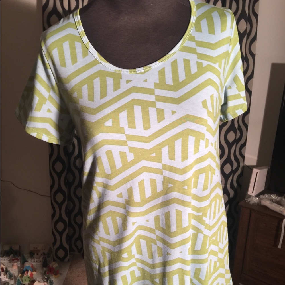 NWOT LuLaRoe Classic T